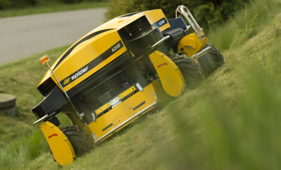 Mowing steep slopes and embankments | Spider Slope Mower | Vector Machinery